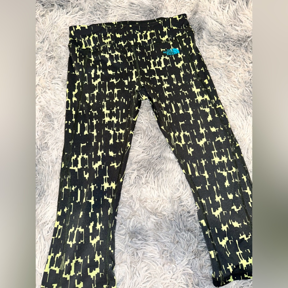 The North Face Women's s Green/Black Pulse Capri Running Athletic Tights